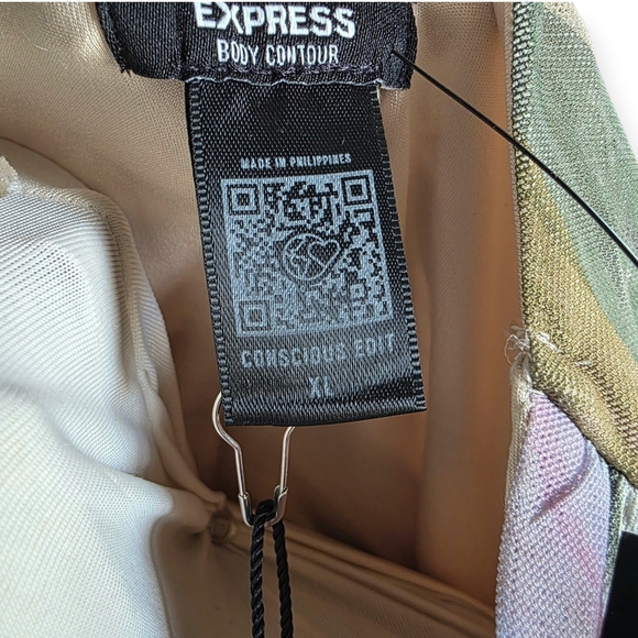 NWT Express Body Contour Floral Top, Size XL - Picture 12 of 13